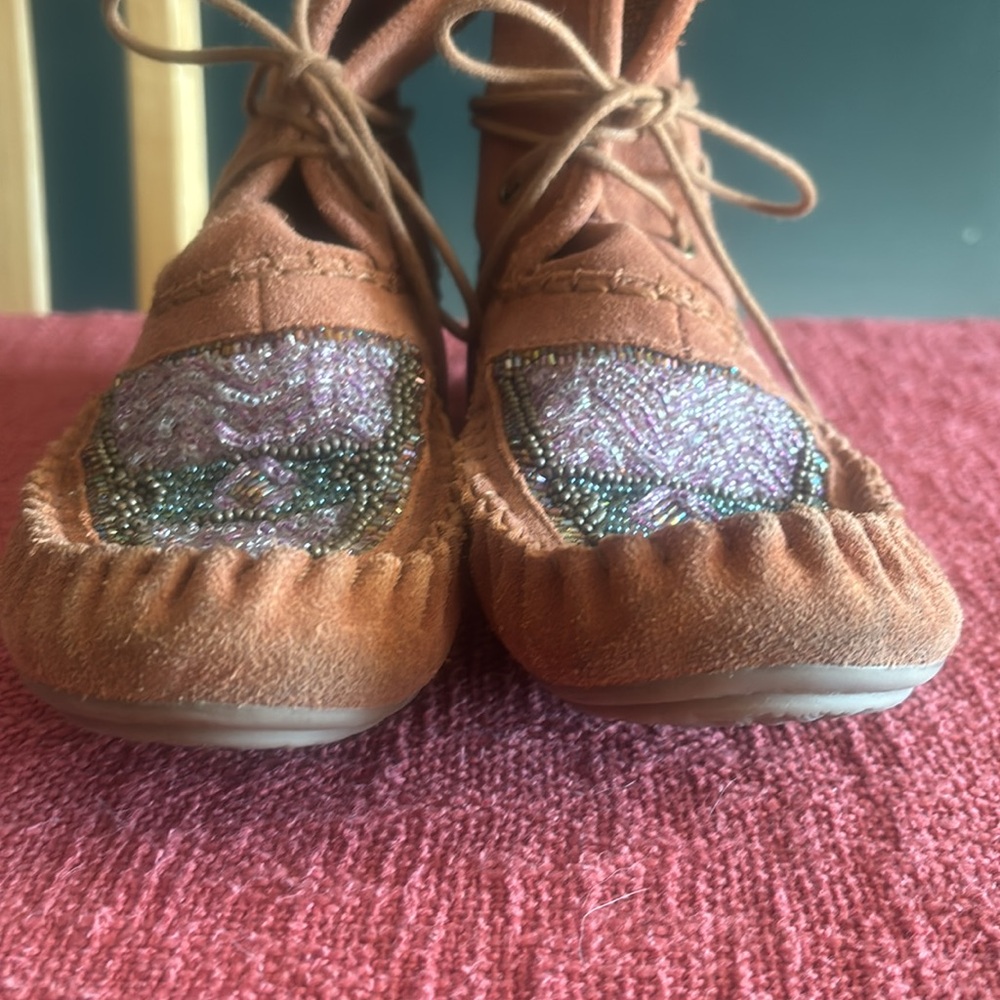 The Sak Beaded Moccasins size 8.5 - Picture 6 of 6